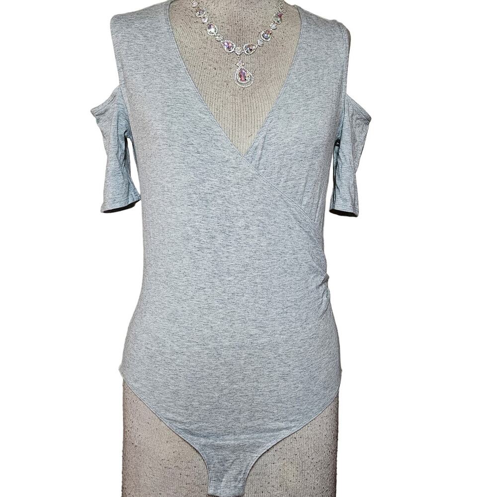 Grey Open Shoulder V Neck Short Sleeve Bodysuit Size XS